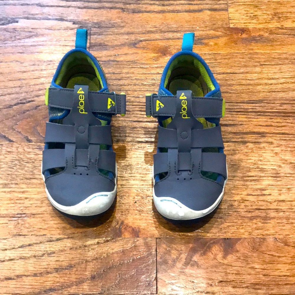 Boys Plae sandals- size 12